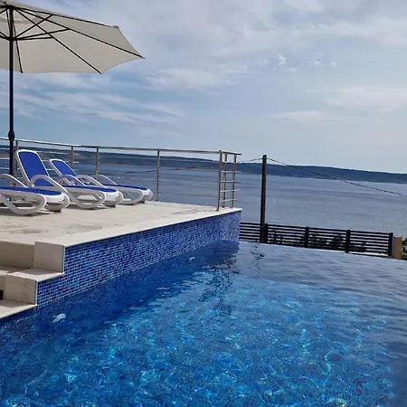 Apartamento With Swimming Pool And Sea View