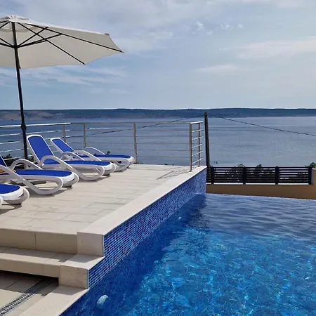 Apartamento With Swimming Pool And Sea View Starigrad Paklenica
