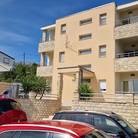 With Swimming Pool And Sea View Starigrad Paklenica