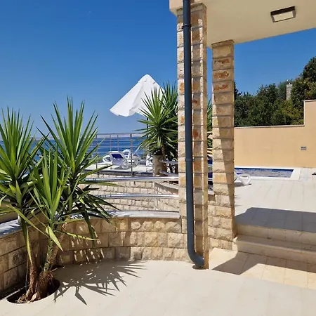 In Croatia Near The Adriatic Coast Appartement *