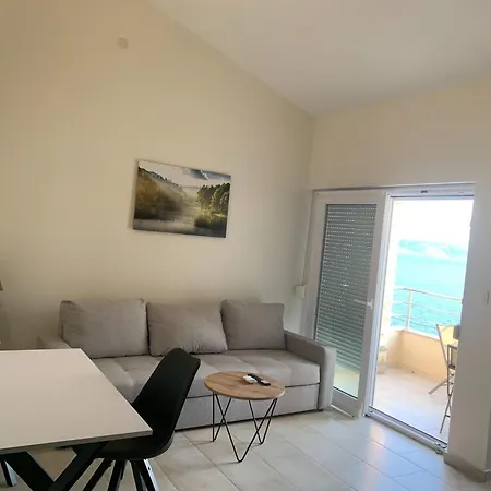 In Croatia Near The Adriatic Coast * 斯塔利格拉德-帕克利尼卡